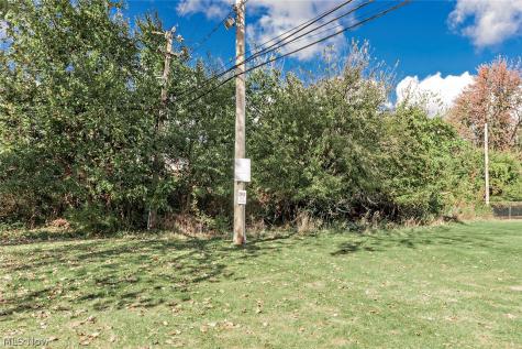 V/l Clareshire Drive North Olmsted OH 44070