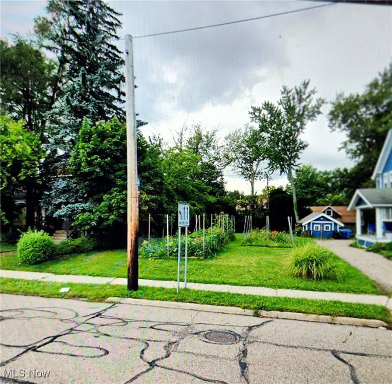 1560 S Taylor Road Cleveland Heights OH 44118