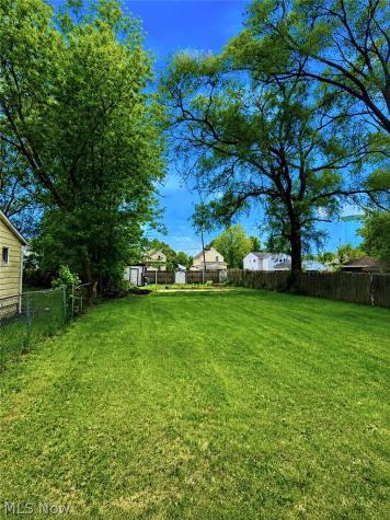 1624 E 33rd Street Lorain OH 44055