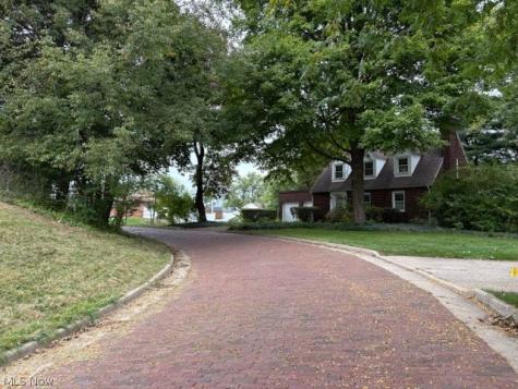 Landscape Circle NW Canton OH 44709