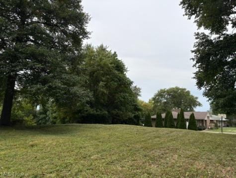 Landscape Circle NW Canton OH 44709