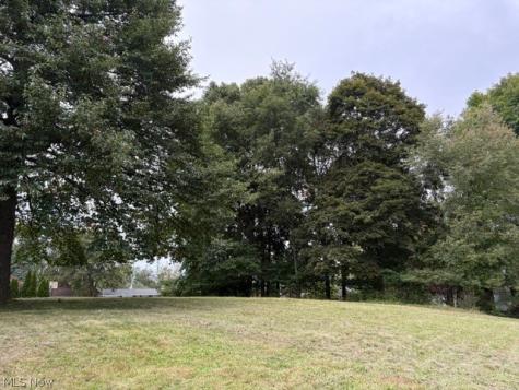 Landscape Circle NW Canton OH 44709