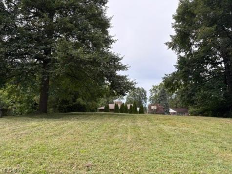 Landscape Circle NW Canton OH 44709