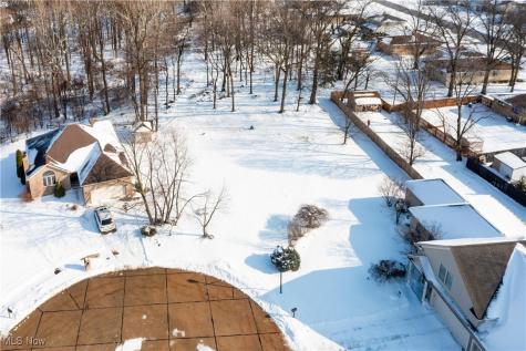 872 E Dawnwood Drive Seven Hills OH 44131