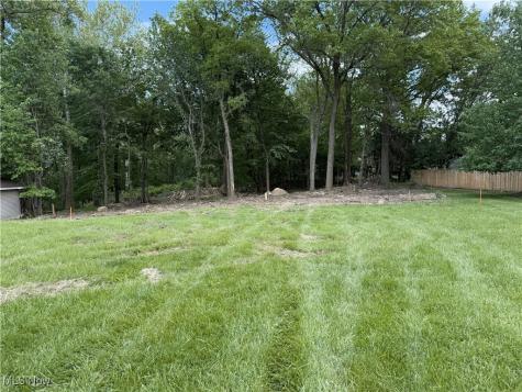 872 E Dawnwood Drive Seven Hills OH 44131