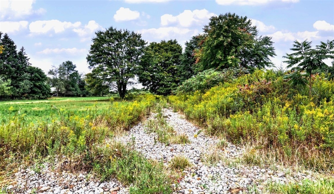 1400 Hubbard Thomas Road Brookfield OH 44403
