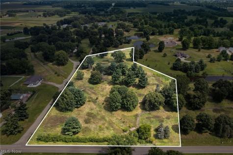 V/l William Penn Avenue NE Hartville OH 44632