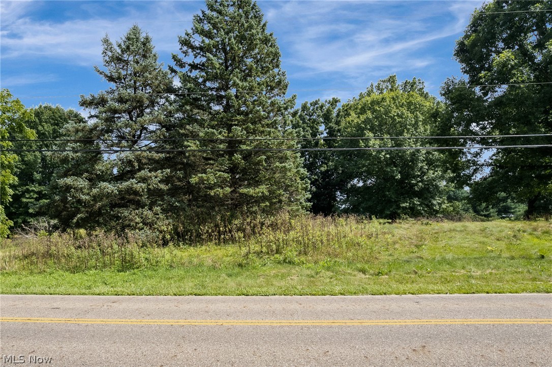 V/l William Penn Avenue NE Hartville OH 44632