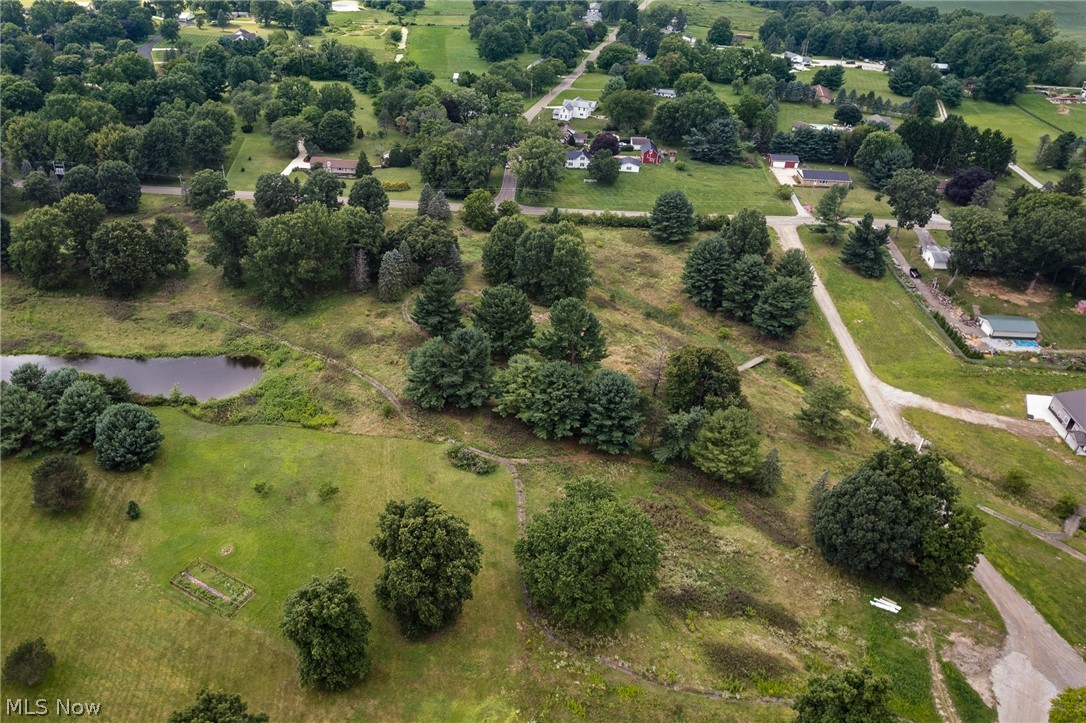 V/l William Penn Avenue NE Hartville OH 44632