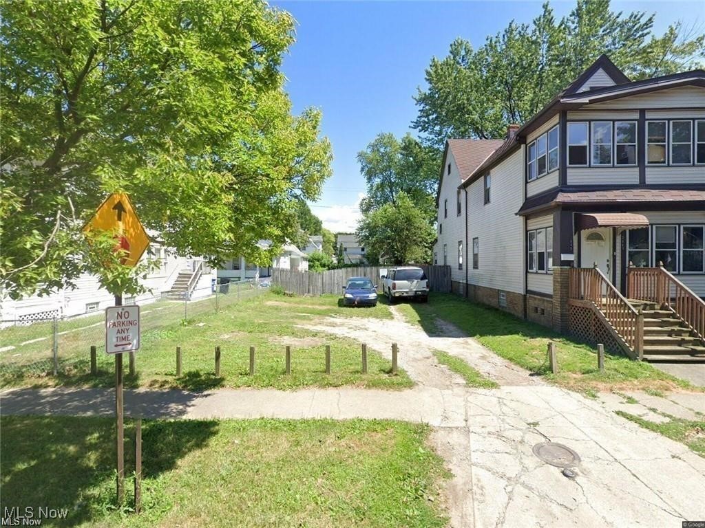 2111 W 83rd Street Cleveland OH 44102