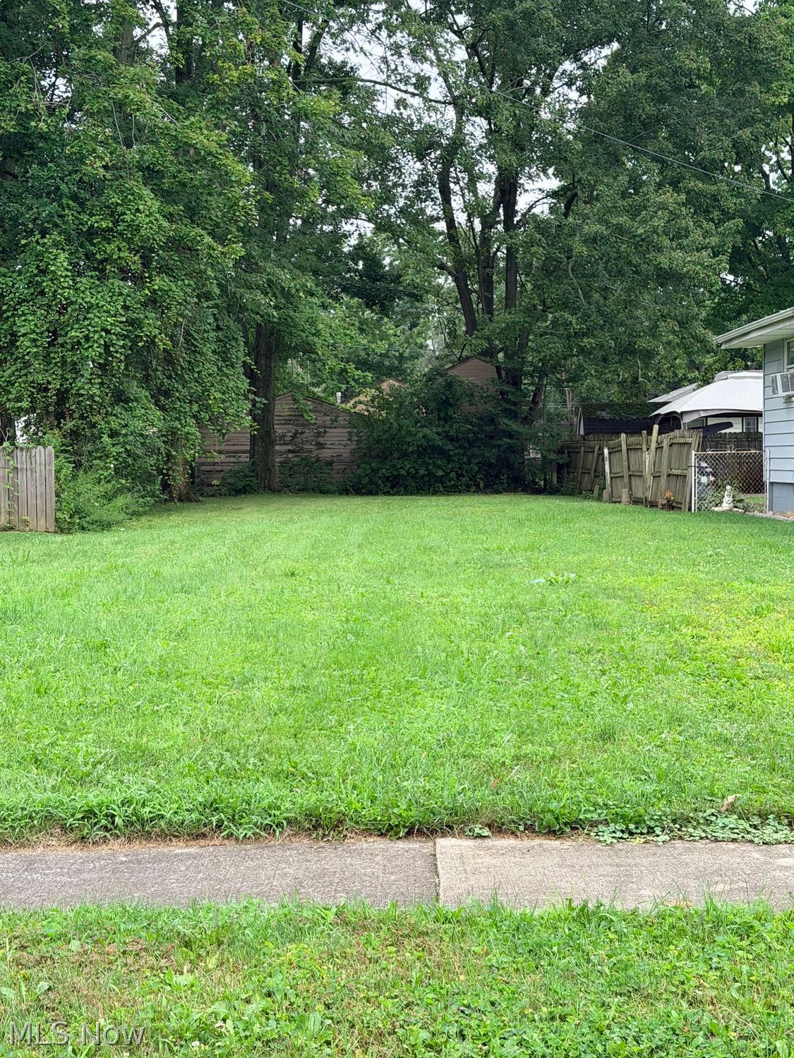 821 Longson Avenue Elyria OH 44035