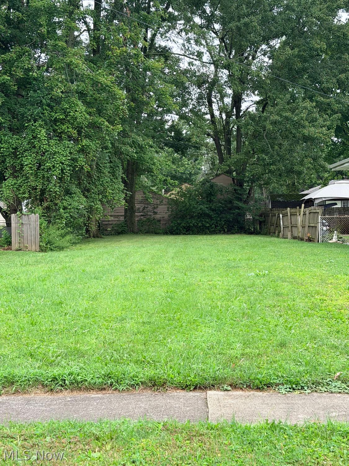 821 Longson Avenue Elyria OH 44035