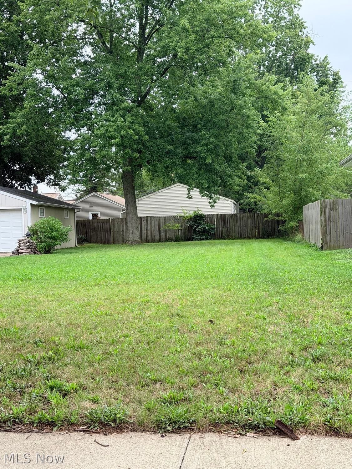 821 Longson Avenue Elyria OH 44035