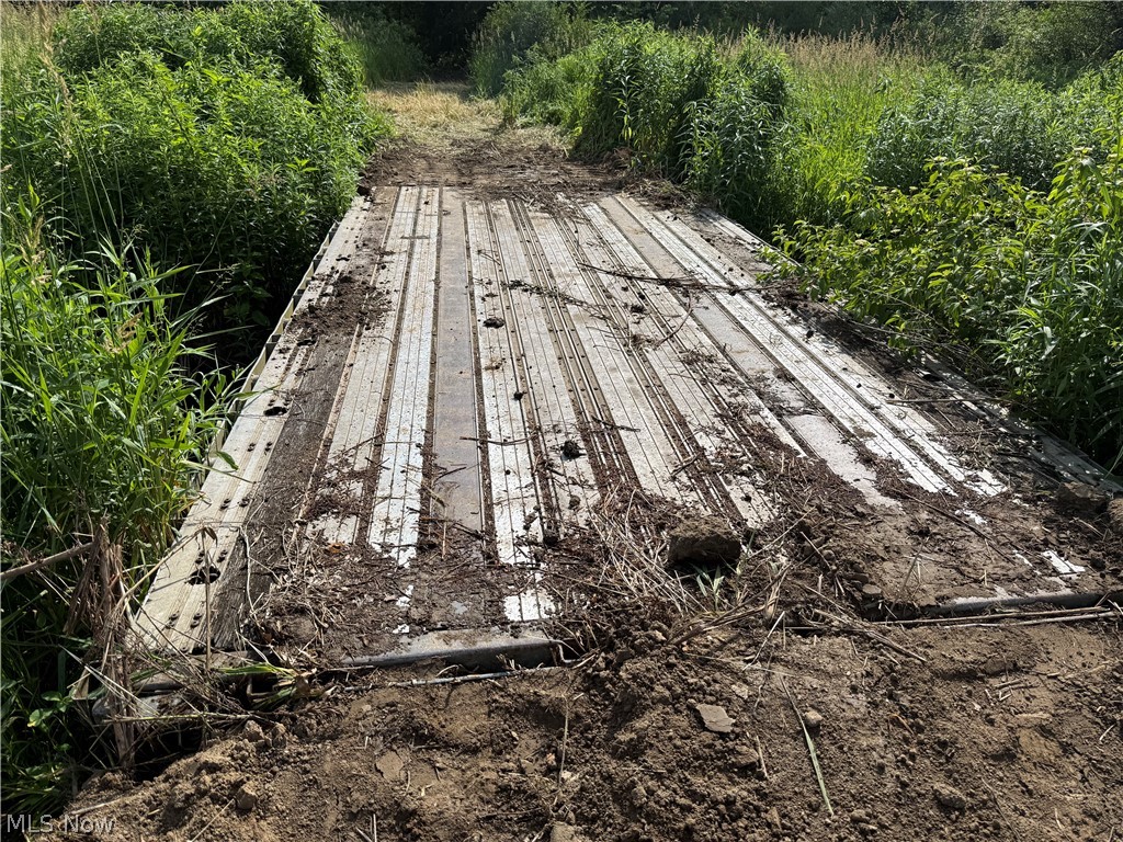 V/l Donley Road Middlefield OH 44062