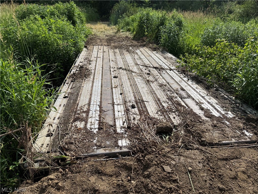 V/l Donley Road Middlefield OH 44062