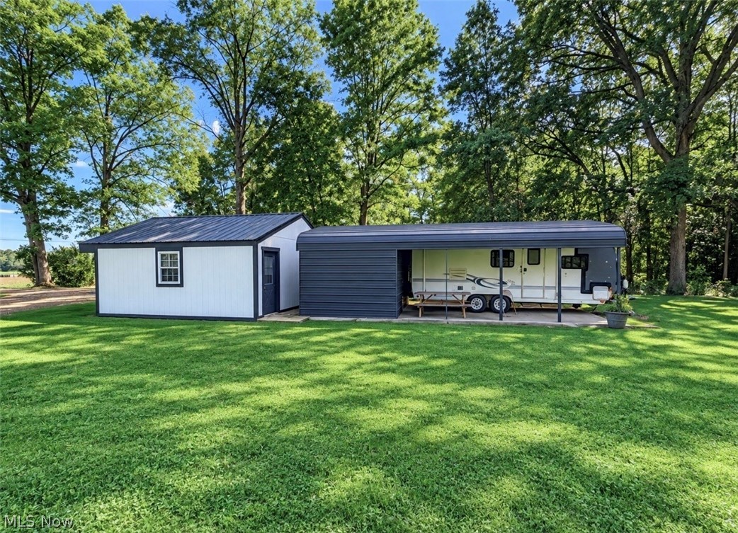 3081 Phalanx Mills Herner Road Southington OH 44470
