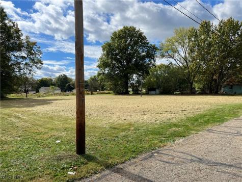 15832 Waverly Street NE Alliance OH 44601