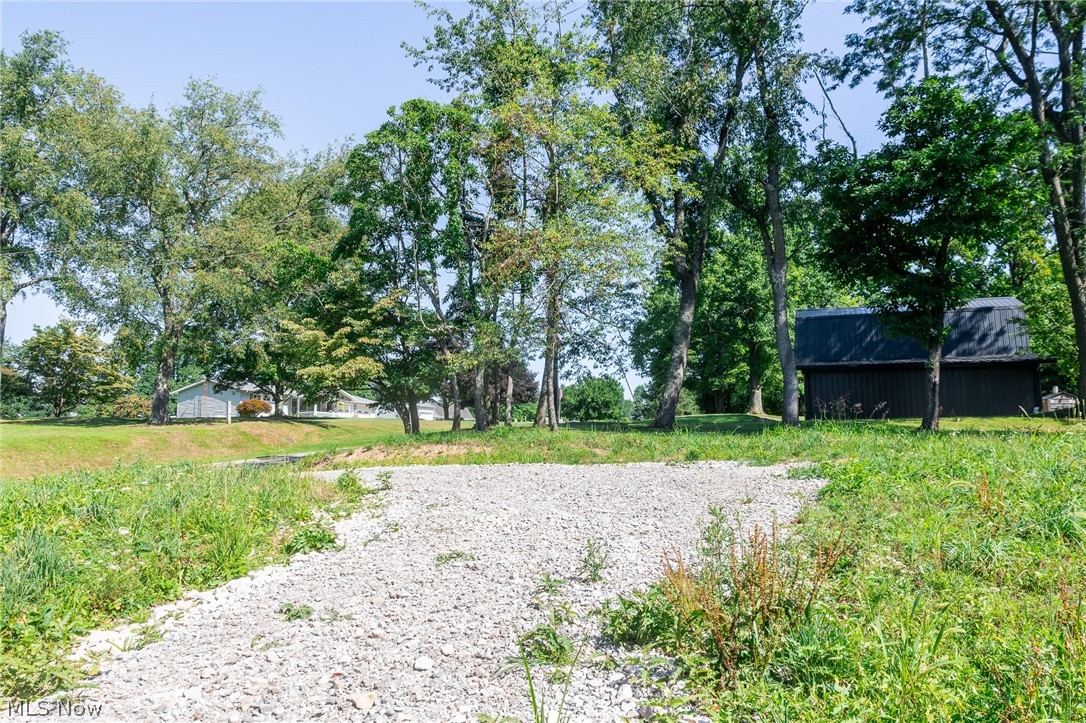 Kings Ridge Road Newcomerstown OH 43832