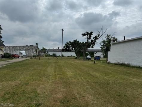 246 S Prospect Avenue Hartville OH 44632