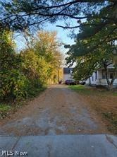 V/l East Avenue Elyria OH 44035