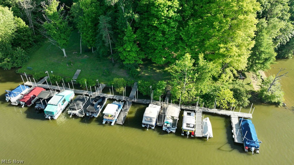 6054 W Lakeside Drive SW Sherrodsville OH 44675