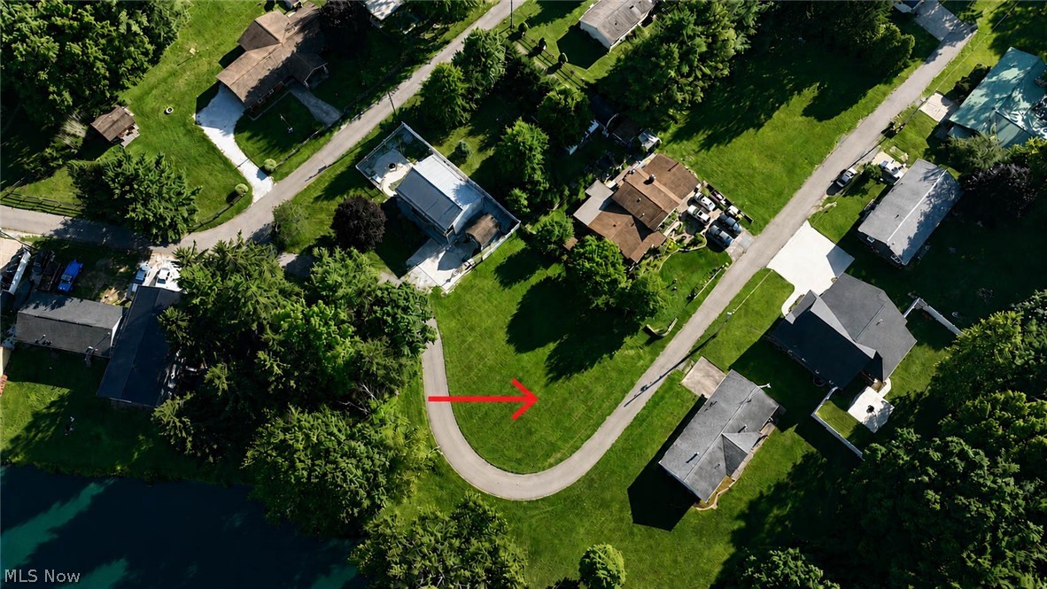 6054 W Lakeside Drive SW Sherrodsville OH 44675