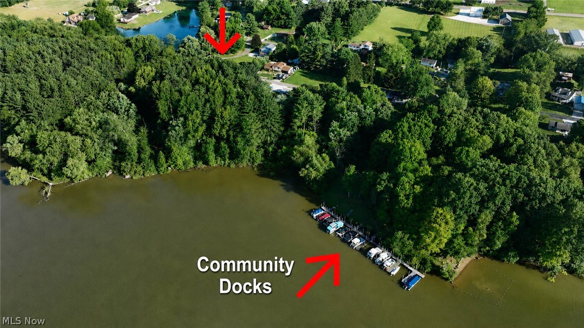 6054 W Lakeside Drive SW Sherrodsville OH 44675