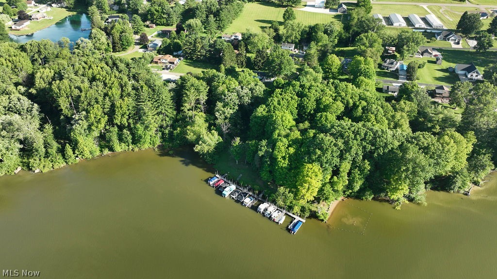 6054 W Lakeside Drive SW Sherrodsville OH 44675