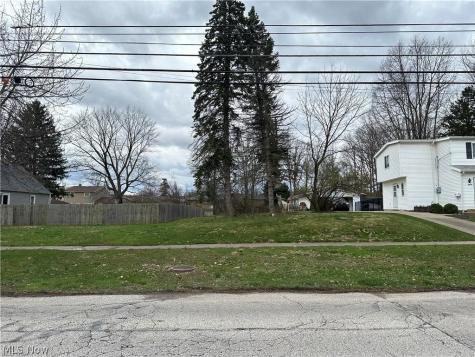 Ville Grantwood Drive Parma OH 44134
