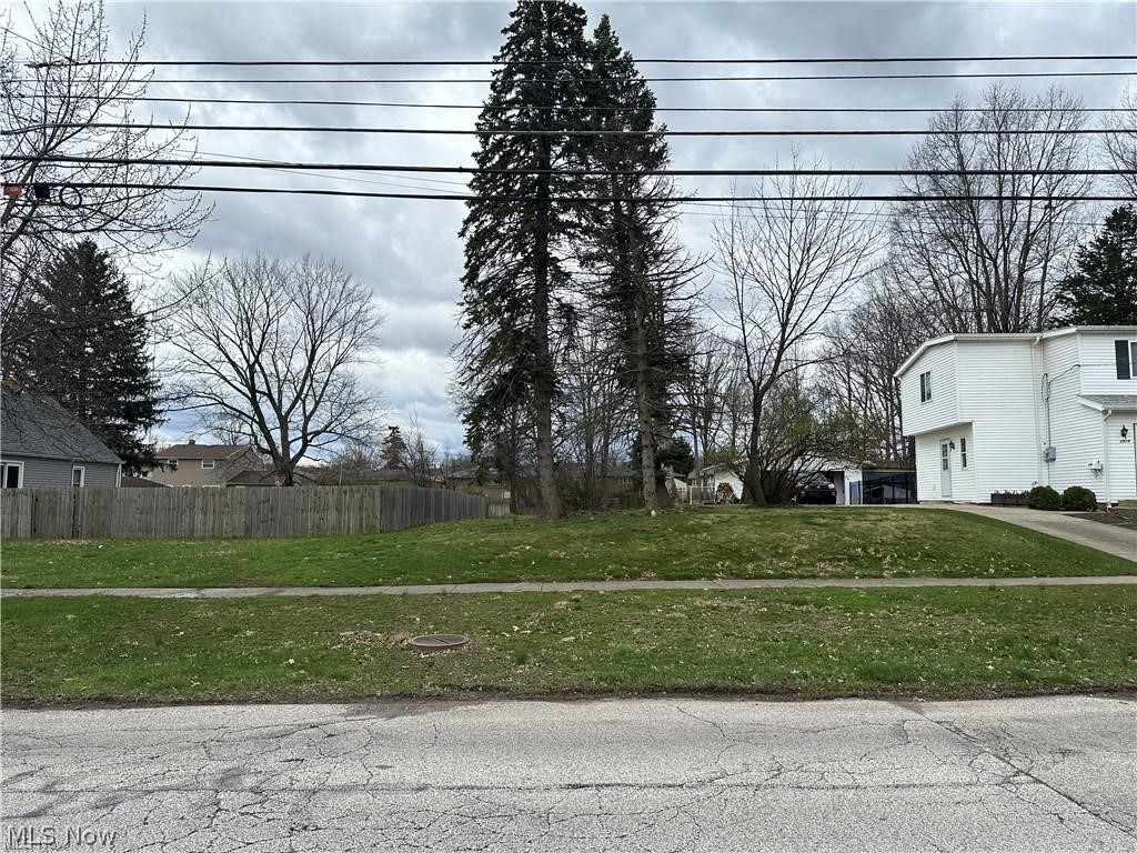 Ville Grantwood Drive Parma OH 44134