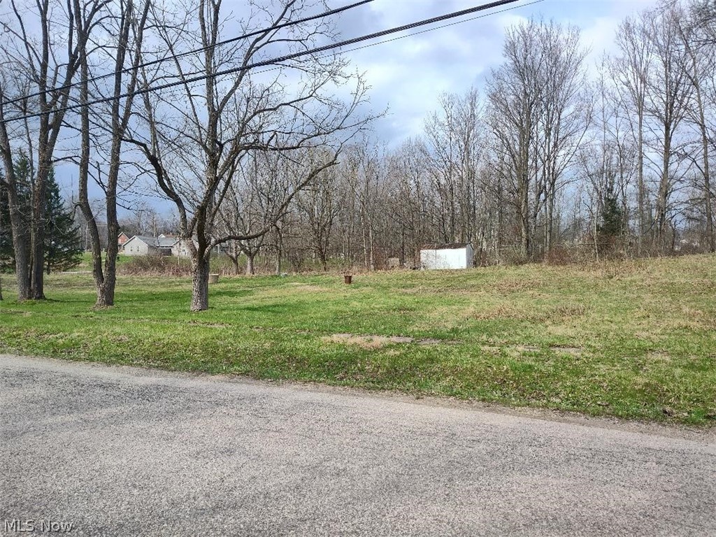 2807 E Water Street Rock Creek OH 44084
