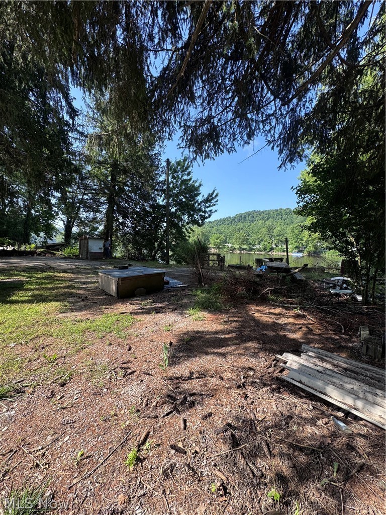 10445 S River Road Mcconnelsville OH 43756