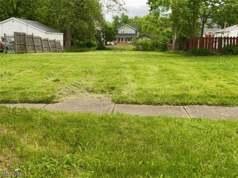 222 Wooster Street Elyria OH 44035