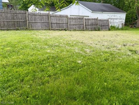 222 Wooster Street Elyria OH 44035