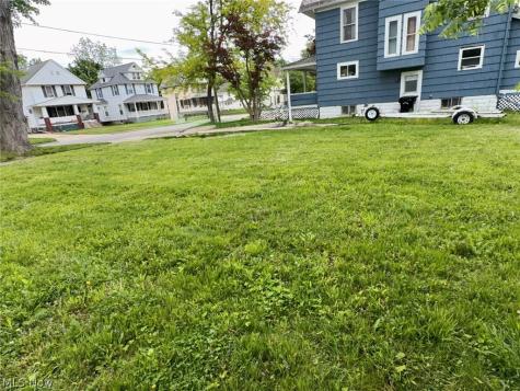 222 Wooster Street Elyria OH 44035