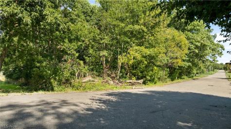 1203 35th Street NE Canton OH 44714