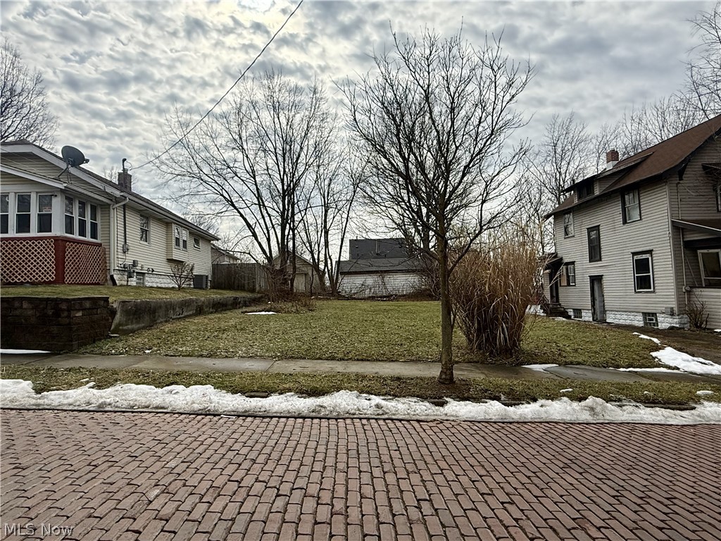 26 Brighton Drive Akron OH 44301