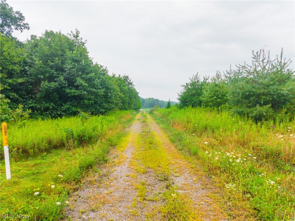 Lawndell SW Road Beach City OH 44608