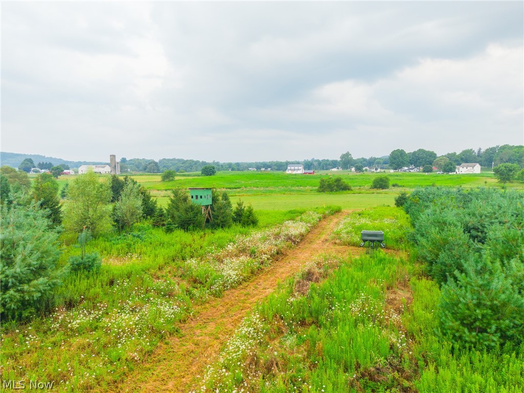 Lawndell SW Road Beach City OH 44608