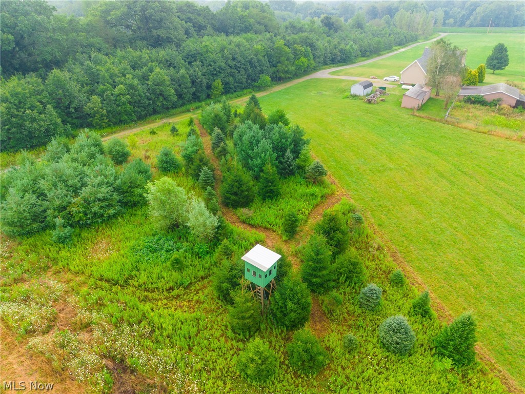 Lawndell SW Road Beach City OH 44608