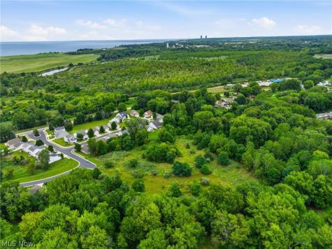 Lighthouse Pointe Drive Painesville OH 44077