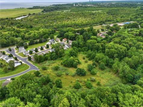 Lighthouse Pointe Drive Painesville OH 44077