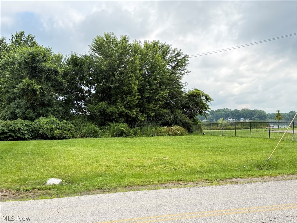 2399 Lakeside Drive Lakemore OH 44250