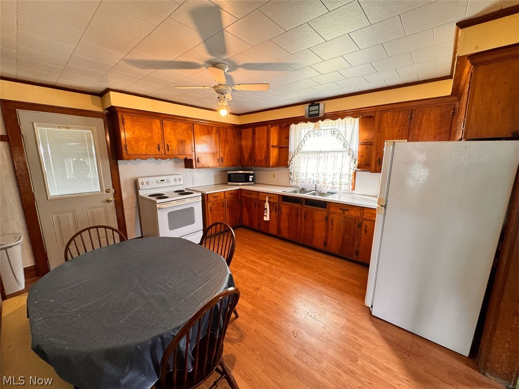 15 Glecoe Road SW Dellroy OH 44620