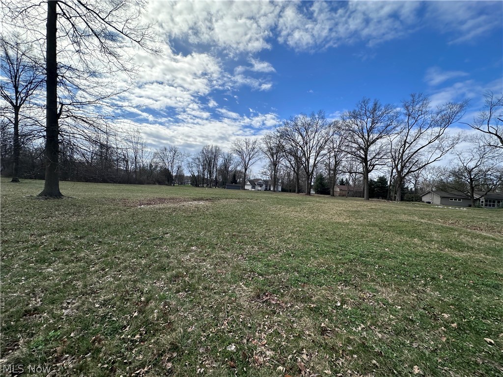 E Market Warren OH 44484