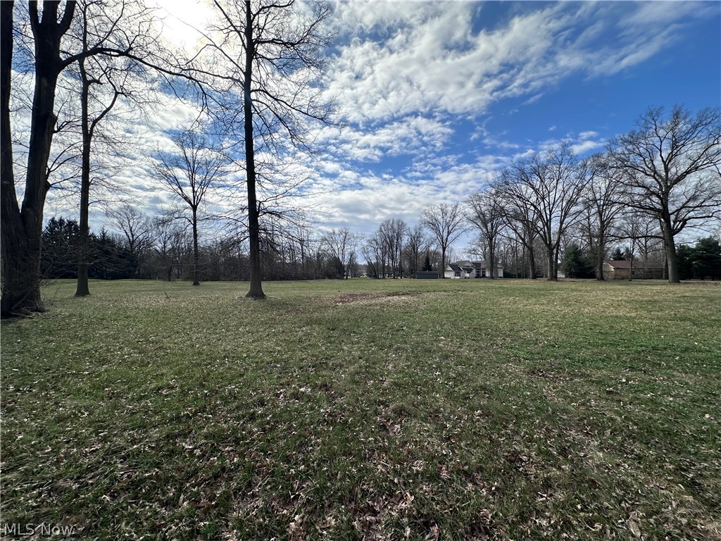 E Market Warren OH 44484