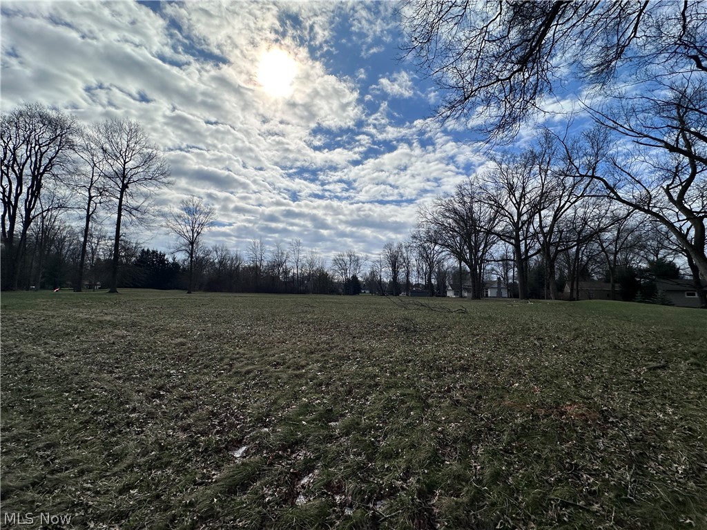 E Market Warren OH 44484