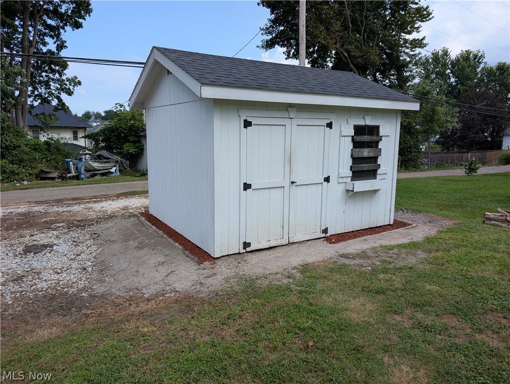 1221 Gomber Avenue Cambridge OH 43725