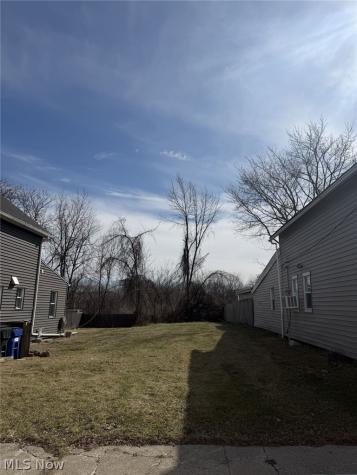 2825 York Avenue Cleveland OH 44113