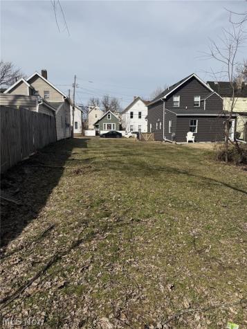 2825 York Avenue Cleveland OH 44113